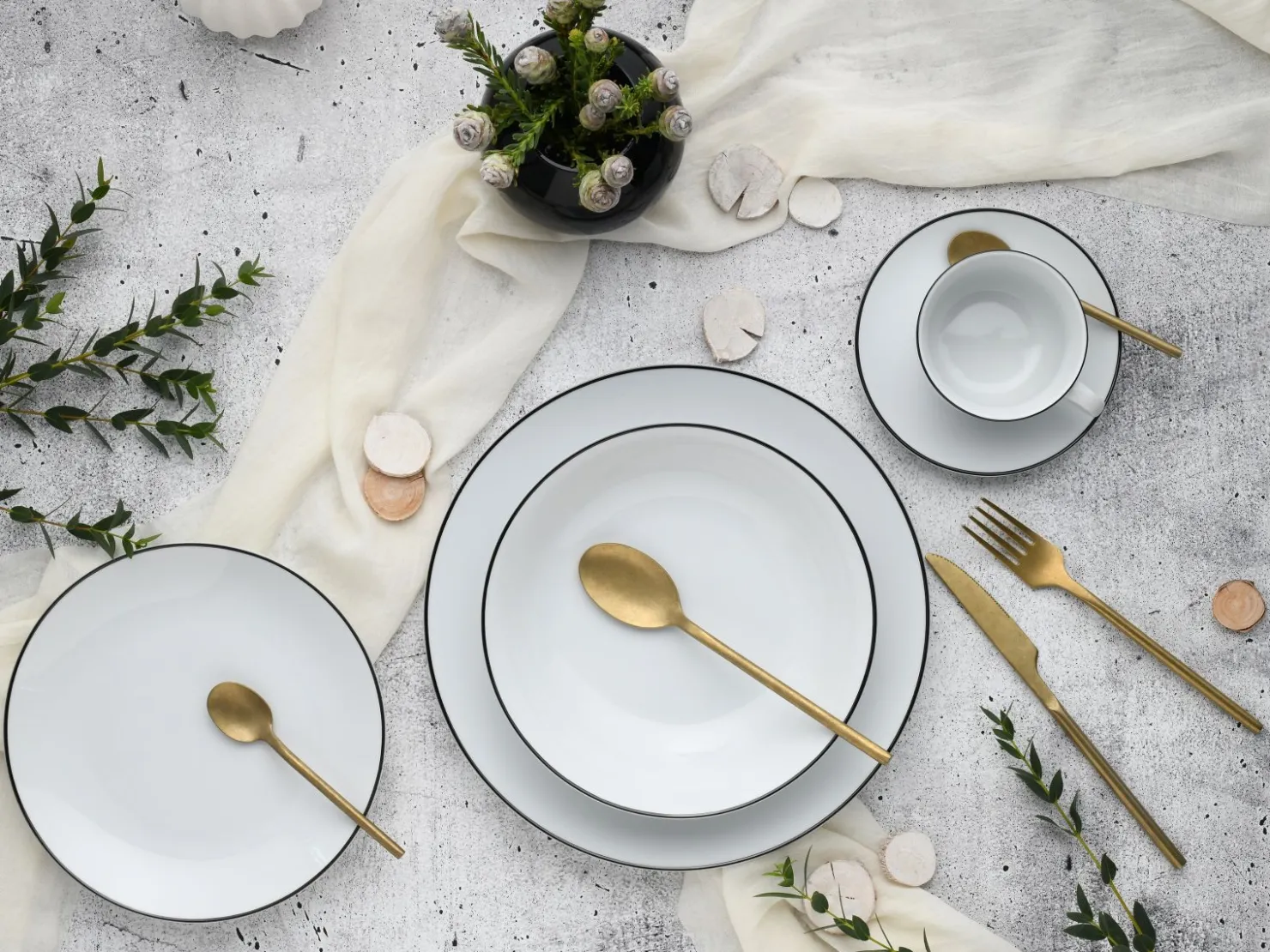 Creatable Geschirrset|Luna - Kombiservice 30-tlg, Luna Color Line - Kombiservice 30-tlg, Luna Black Line - Kombiservice 30-tlg - Color Line