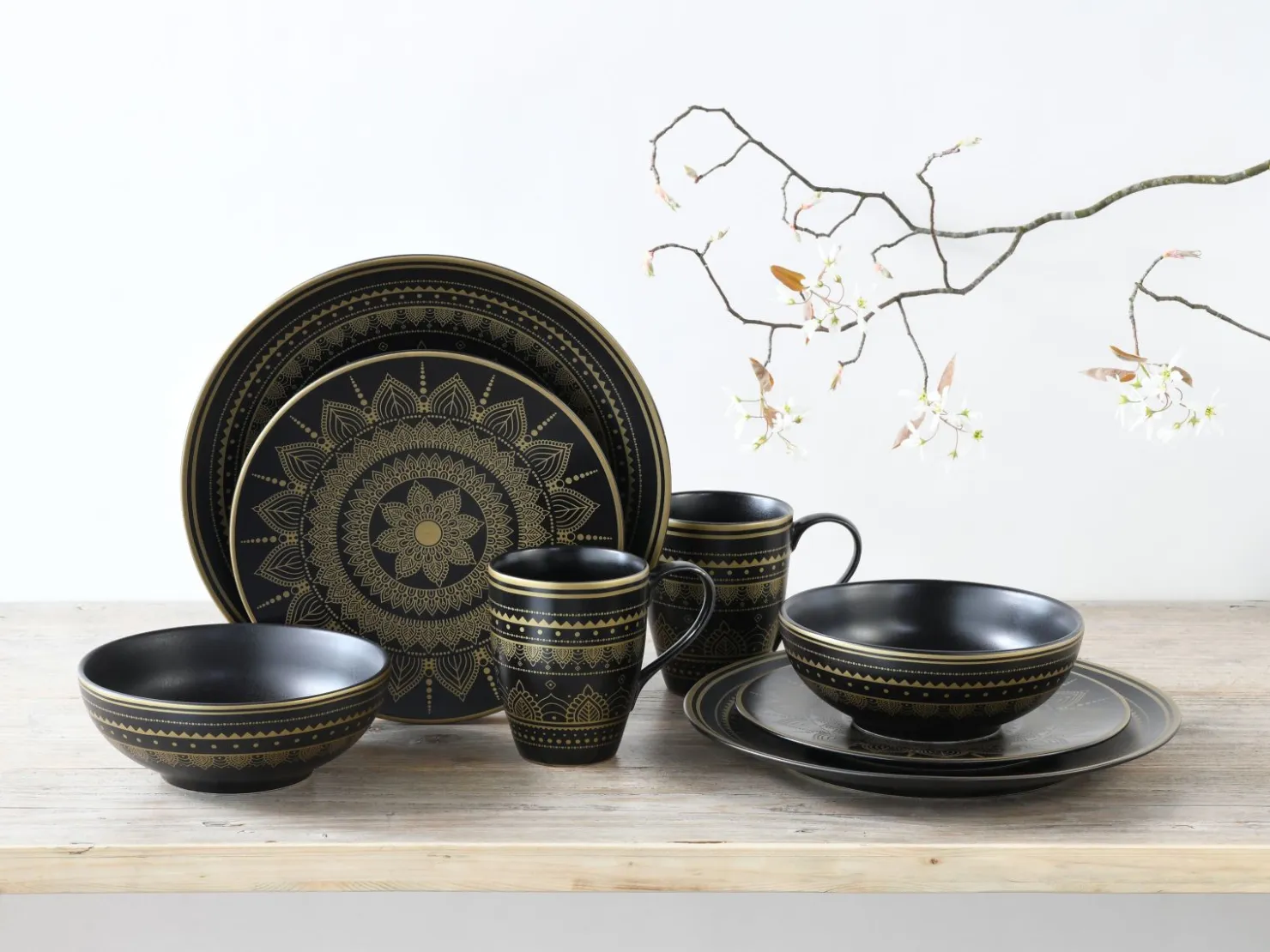 Creatable Geschirrset|Mandala - Kombiservice 8-tlg - Gold-Schwarz