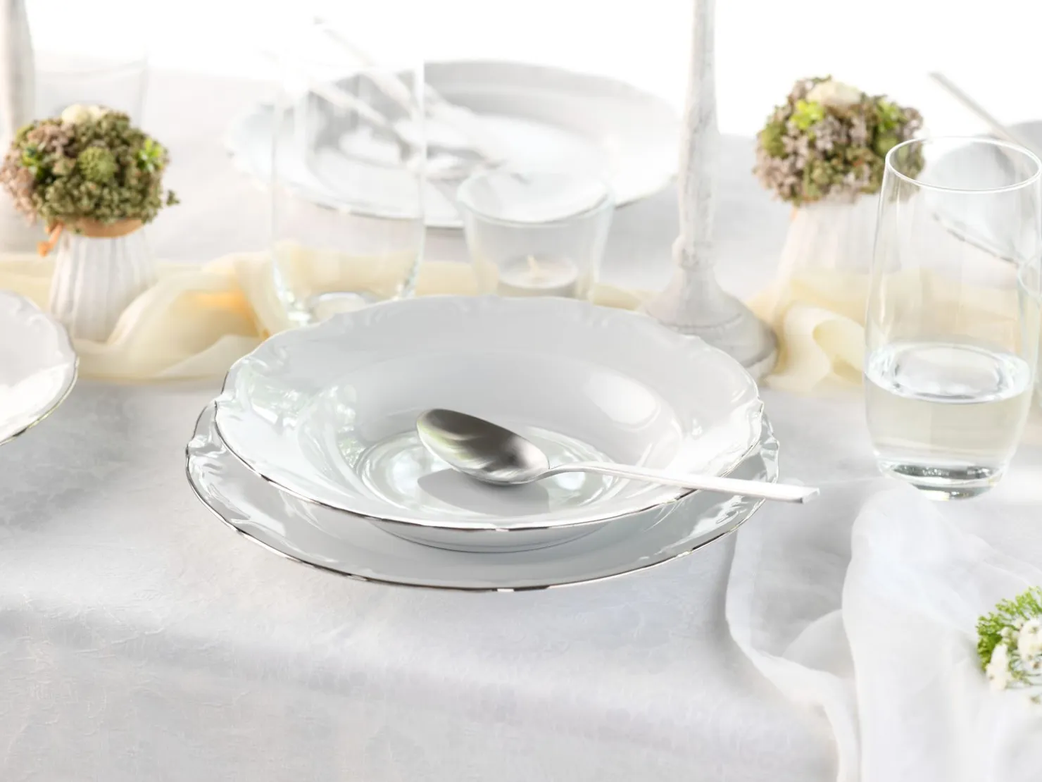 Creatable Geschirrset|Maria Theresia - Tafelservice 12-tlg - gold