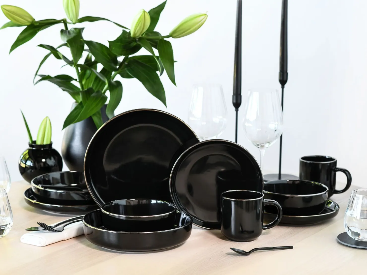Creatable Geschirrset|Nordic Festive - Kombiservice 10-tlg - Schwarz