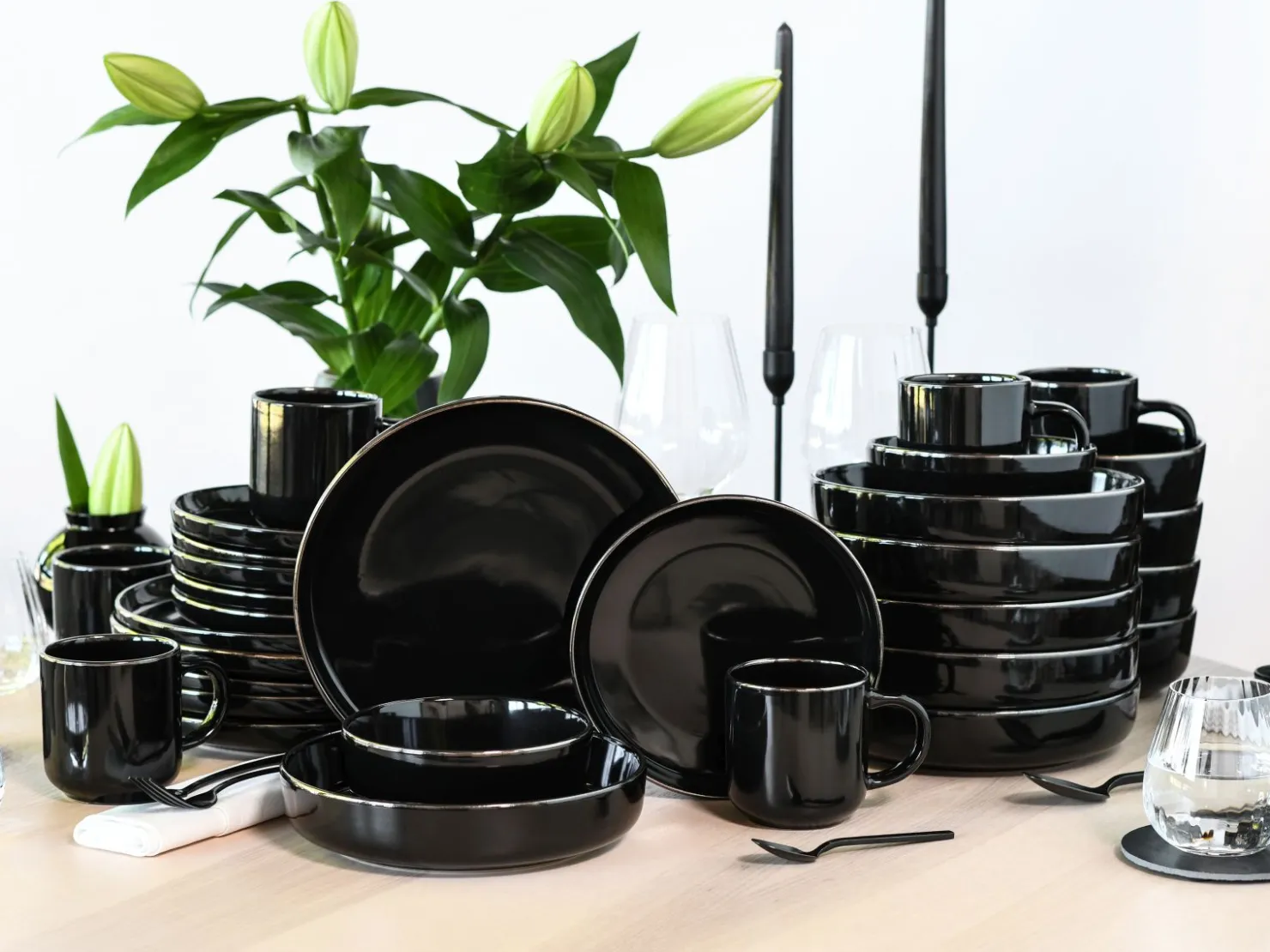 Creatable Geschirrset|Nordic Festive - Kombiservice 30-tlg - Schwarz