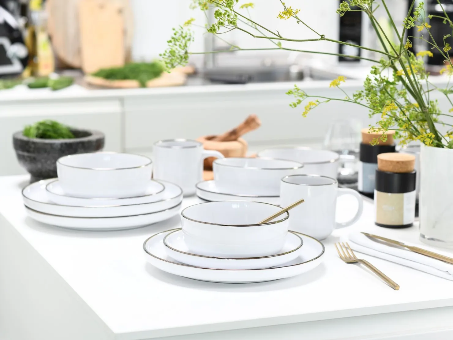 Creatable Geschirrset|Nordic Festive - Kombiservice 16-tlg - Schwarz